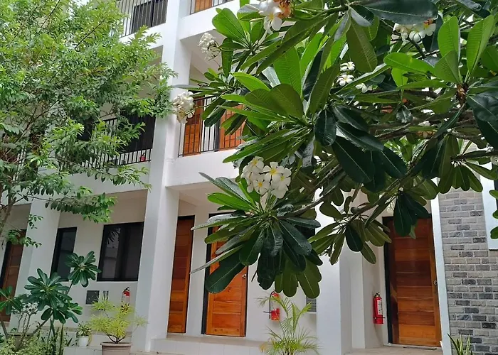 The Palines Apartment Hotel Near Brittany Palazzo Villar City Alabang