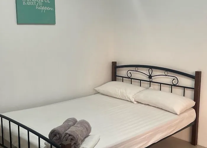 The Palines Apartment Hotel Near Brittany Palazzo Villar City Alabang